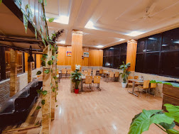 1618648203764_RESTAURANT