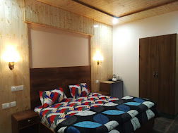himalayan cedar auli room (1)